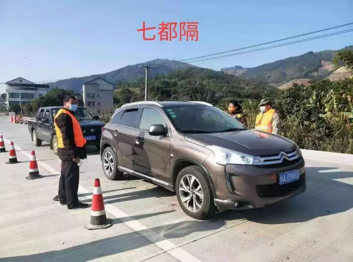 閩清縣交通運(yùn)輸局：24小時(shí)檢測(cè)來(lái)往車輛及司乘人員