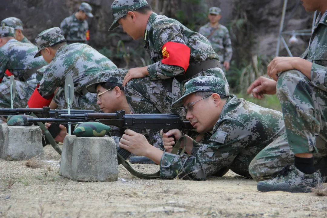 閩清縣四套班子領(lǐng)導(dǎo)集體過“軍事日”