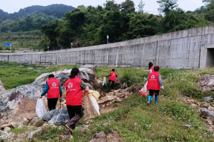 全縣總動(dòng)員,！閩清掀起“護(hù)河愛水、清潔家園”新熱潮