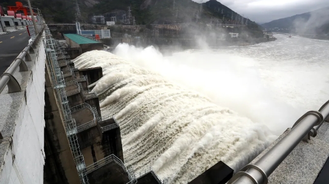 水口水電站今年首次開(kāi)閘泄洪